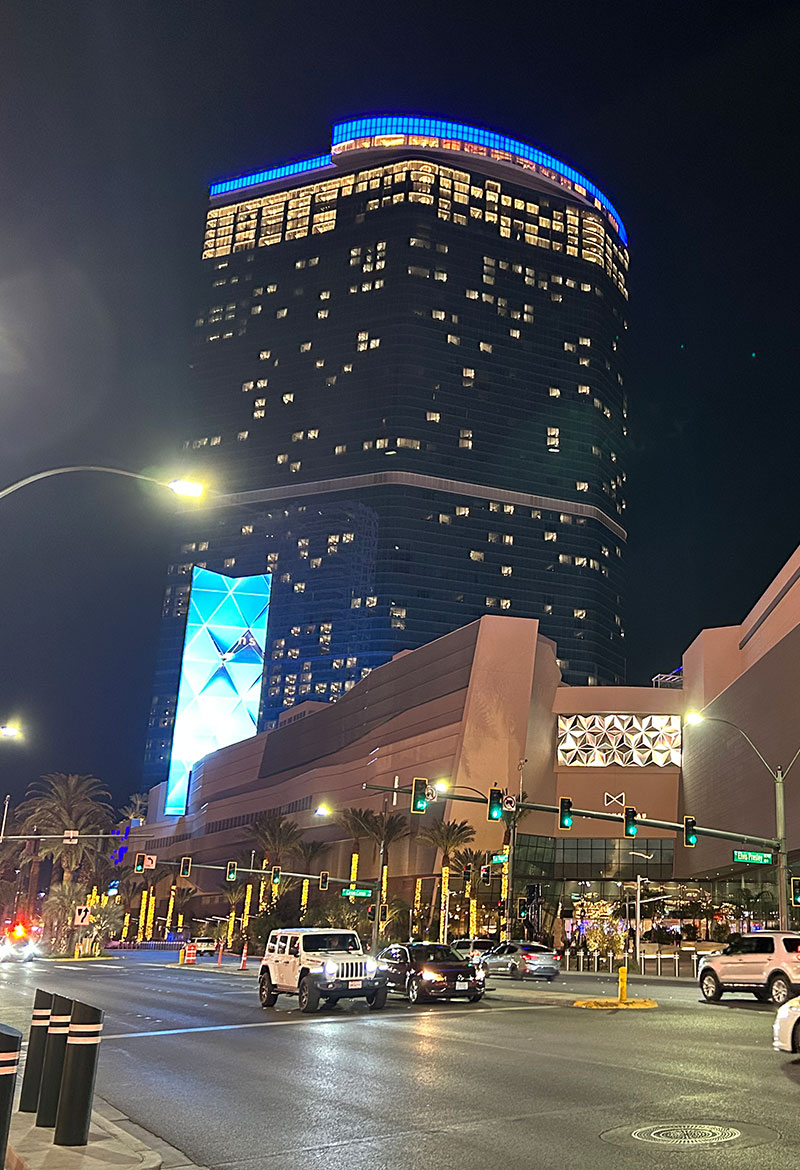 Fontainebleau Las Vegas at night